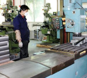 認真上班的同事！